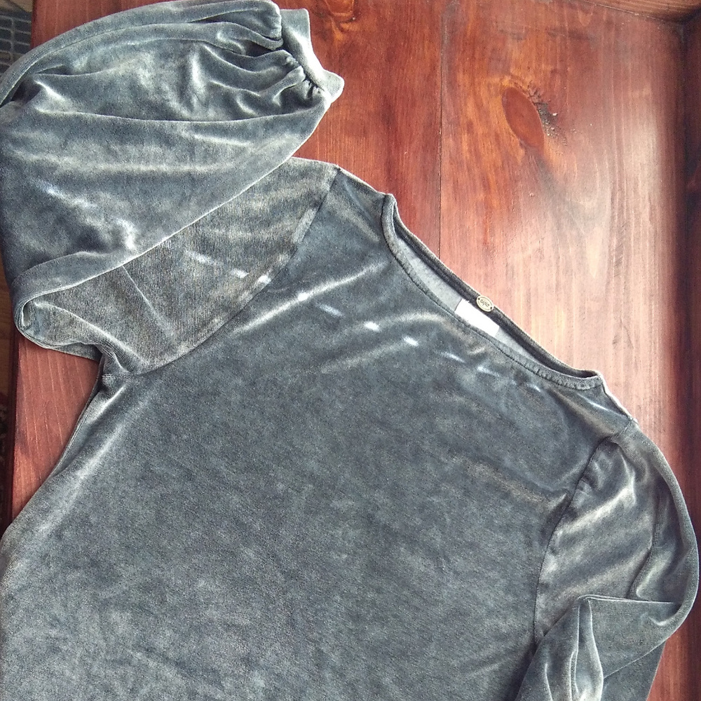 Over sized velvet like, velour, long sleeve top